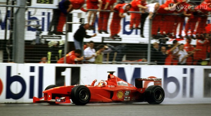 2000 - Az első futamgyőzelem