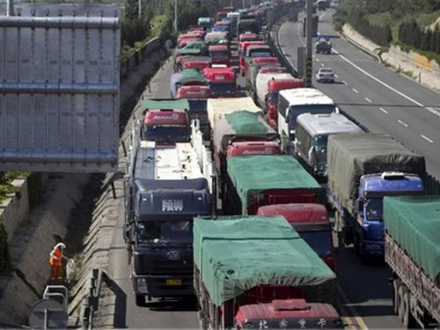 Vérlázító a helyzet az M7-esen? Végeláthatatlan a sor? Ugyan! Mint minden másban a dugókban is első helyre törnek a Kínaiak.