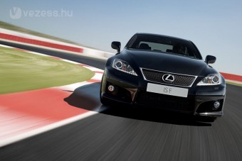 Megújult a Lexus IS