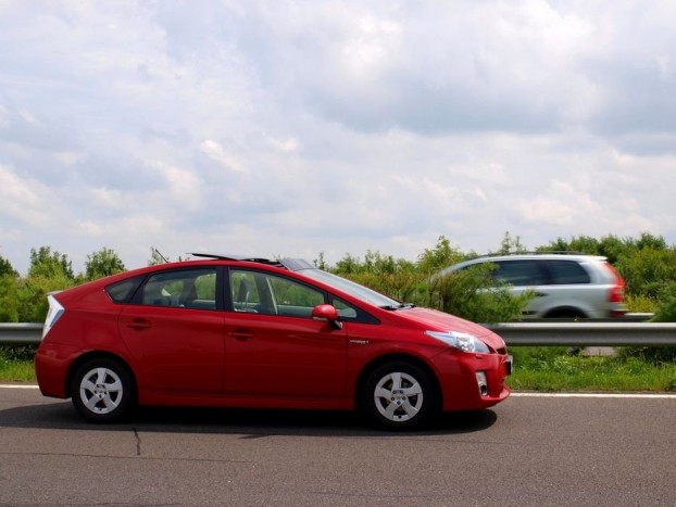 Autópályás fogyasztása sem rossz. Egy baleset miatti dugóban araszolva nem is járt a benzinmotor.