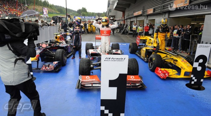 F1: Vettel tört-zúzott, a Ferrari elszállt 6