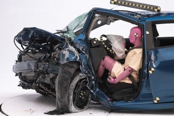 1 km/óra mínusz, 2200 élet plusz