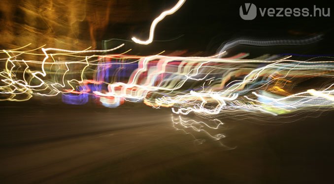 11584_95890_1000x700.jpg | Vezess | Vezess Forog a világ