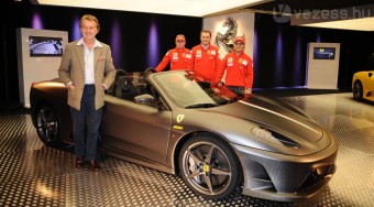 Ferrari-ritkaságot fogtak a magyar határon