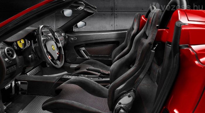 Ferrari-ritkaságot fogtak a magyar határon 7