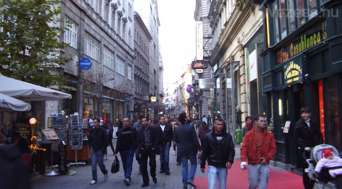 A gyalogosoknak adják a belvárost