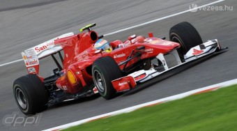 Vezesd otthonról Alonso Ferrariját!