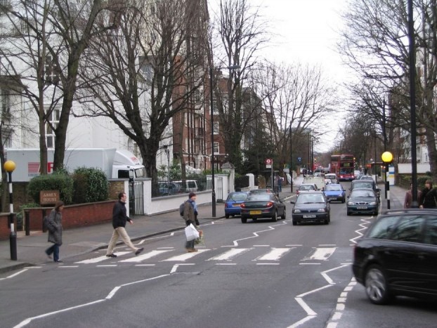 Így messziről észrevehető egy gyalogos átkelőhely