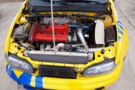 2.0 turbo, csaknem 350 lóerő