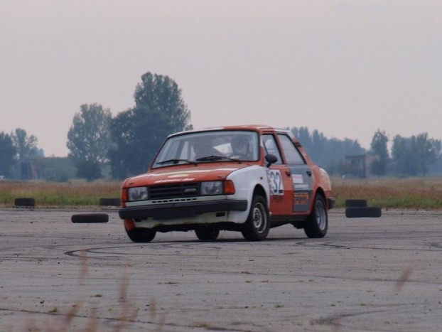 Csak az erő hiányzott