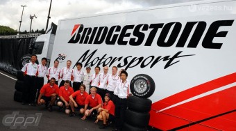 F1: Segítő kezet nyújt a Bridgestone