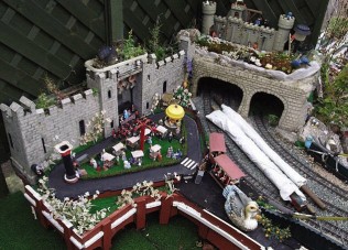 Ház eladó kerti vasúthálózattal