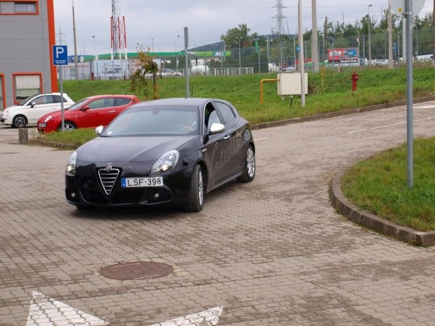 A 105 lóerős 1.6 JTDM dízel legnagyobb nyomatéka 320 Nm 1750-es fordulaton