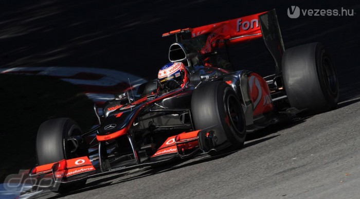 F1: Buttoné az első edzés 1