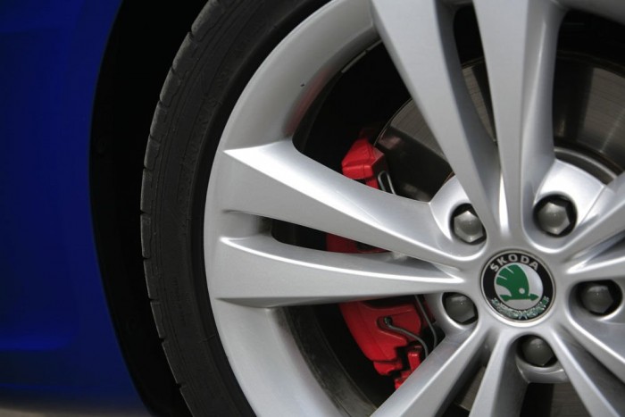 Octavia RS: Kettő az egyben 10 | Vezess Extra a 18-as kerék, egész jól használható