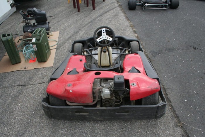 Angol versenyautók randevúja Kiskunlacházán 6 | Vezess A bérgokart, jó szórakozás.