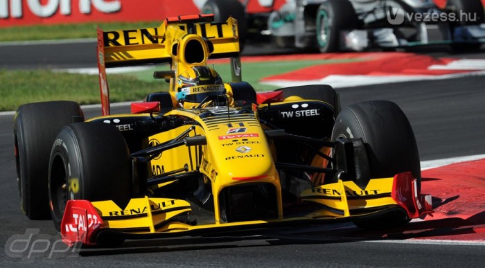 Kubica többet akart, Petrovot megbüntették