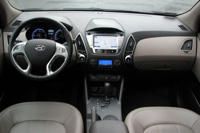 Tízmilliós Hyundai 7 | Vezess Emlékeztet az i30-ra a szimmetrikus műszerfal