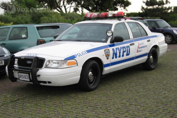 Ittas vezetés rendőrautóval