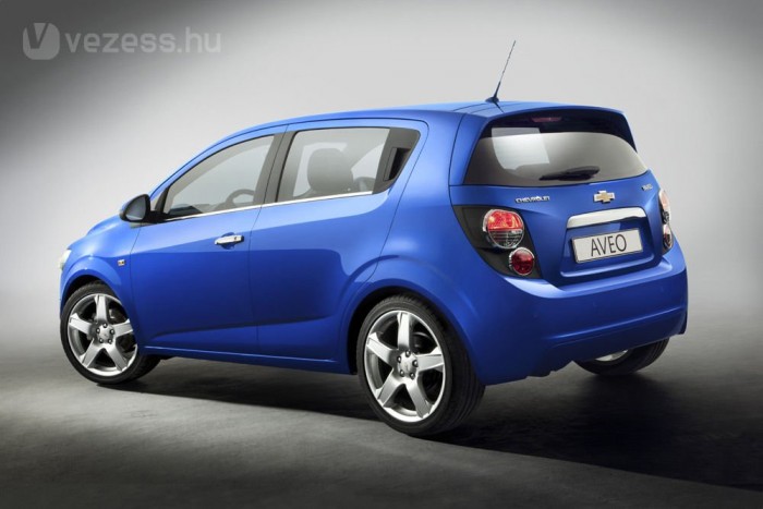 Nyár derekán érkezik meg az új kisautó, amelyből lépcsőshátú is lesz