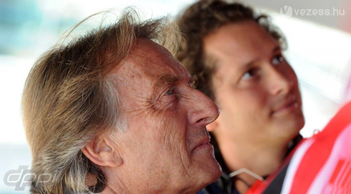 Elkann (hátul) vezetésével jöhet Briatore 