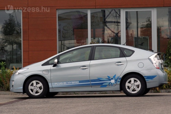 Benzinre átszámítva 2-3 liter a fogyasztása áramból