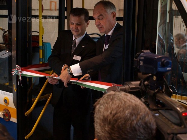 Szita Károly, Kaposvár polgármestere és Baranyai Ferenc, a NABI Kft. ügyvezetője