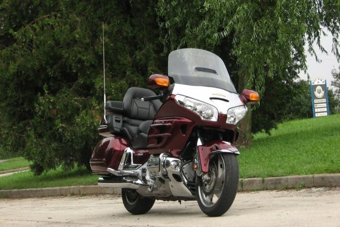 Kétkerekű autót teszteltem 6 | Vezess 140 a kényelmes, tartós utazósebessége. De a hangulat 100-110 körül az igazi