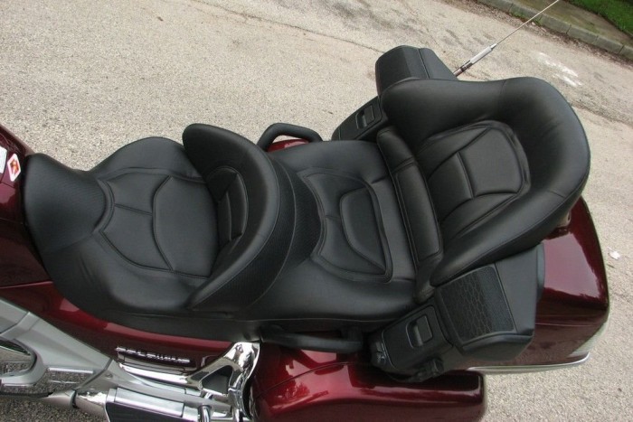 Kétkerekű autót teszteltem 12 | Vezess Minden benzintyúk álma a hátsó fotel