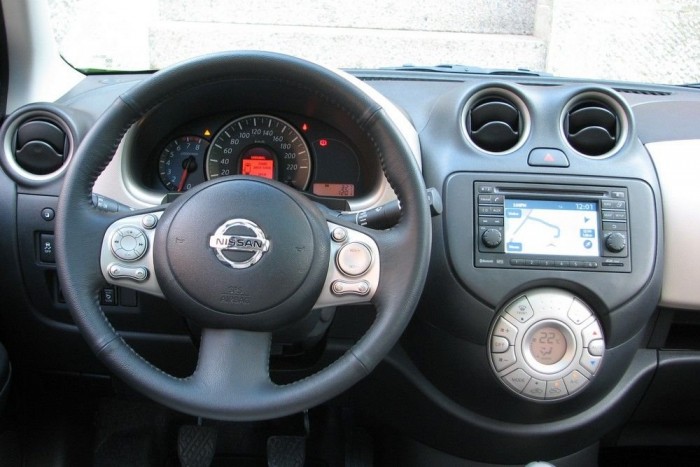 A műanyagok kemények, a színek, a formák szépek