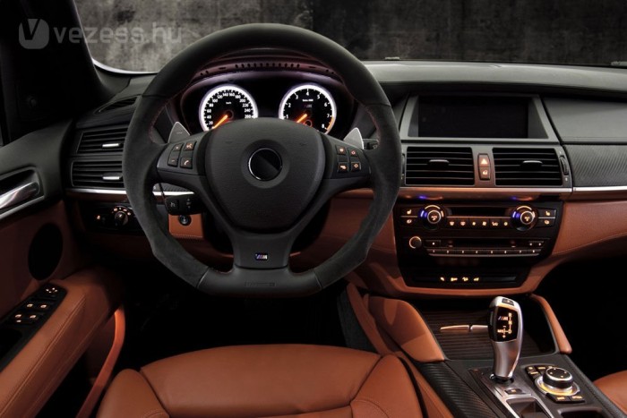 Rászáll a BMW-re a Mansory 7