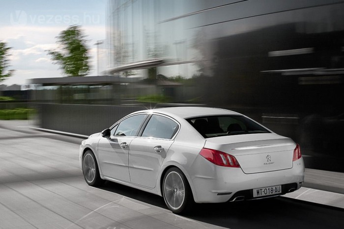 A Peugeot nem esik a BMW hibájába 11 | Vezess Hatfokozatú automatizált kézi váltóval az 1,6 HDi nyomatéka 270-285 Nm