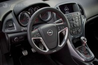 Majd’ 300 lóerős az új Opel Astra 26