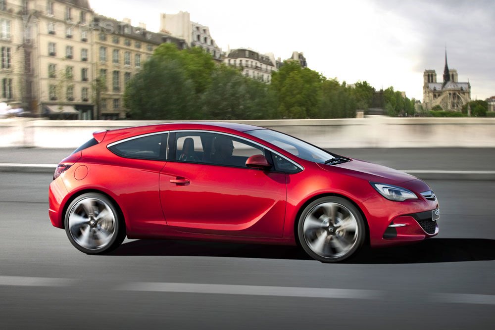 Majd’ 300 lóerős az új Opel Astra 12