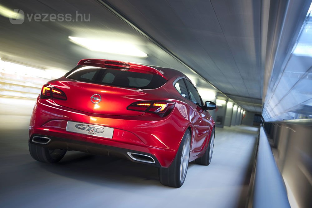Majd’ 300 lóerős az új Opel Astra 15