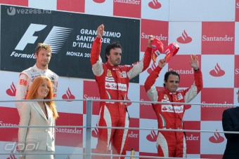 F1: Alonsónak öt dobogó kell