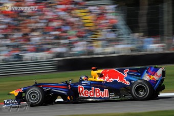 Vettel jól kezeli az esélytelenséget