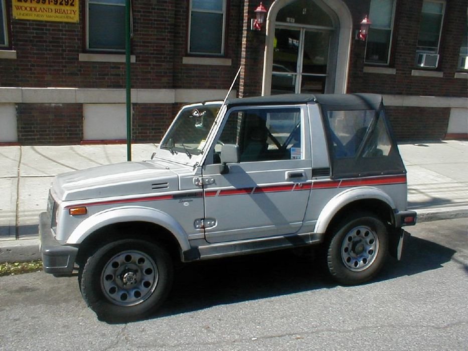 Városi terepjárónak is ideális a Suzuki Samurai