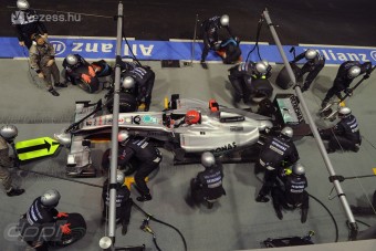 Schumi csúszkált, Rosbergnek szuper volt