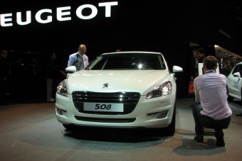 A Peugeot rázós útra lépett