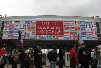 A Vezess.hu megérkezett a Párizsi Autószalonra