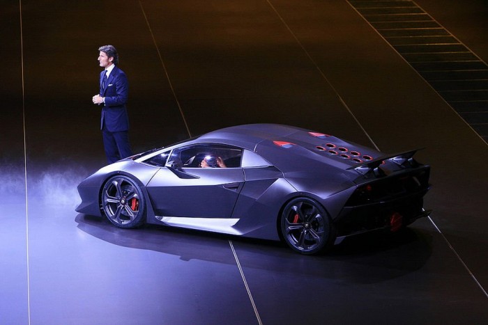 Műanyag sportkocsi a Lamborghinitől 6