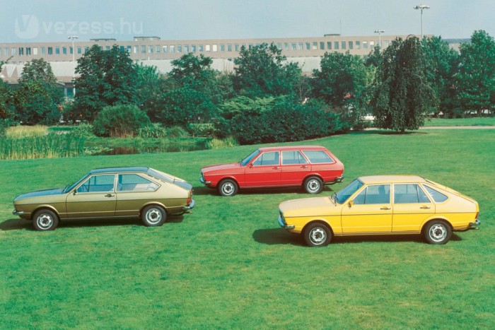 Ideje volt: szebb lett a Passat 4 1973 óta 15 millió Passat kelt el, egy jó évben félmillió is gazdára talál. Az első gyakorlatilag az Audi 80 ferdehátú változata volt, az épkézláb, modern és sikeres autókat akkor az Audi tervezte a Volkswagennek. Az első Polót Audi 50-ként anyakönyvezték