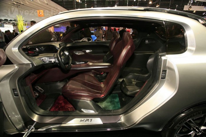 Városi terepjáró a Peugeot-tól 7