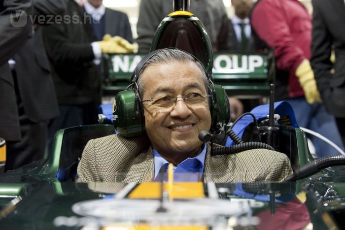 F1: Béketárgyalás a Lotusnál