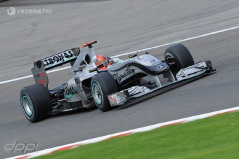 F1: Előnyben a Mercedes 2011-re?