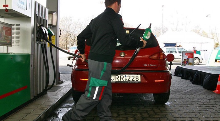 Tovább esik a benzin ára 2 Tovább esik a benzin ára 2