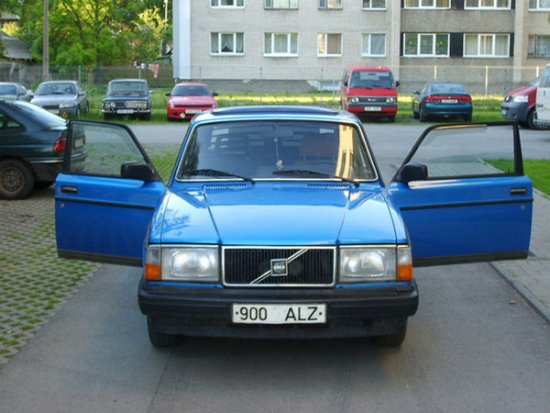 Ritka mint űrben a füttyszó – Volvo 243 3