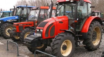 Újra lehet traktorral közlekedni Budapesten