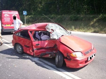 Több száz baleset a hétvégén 21